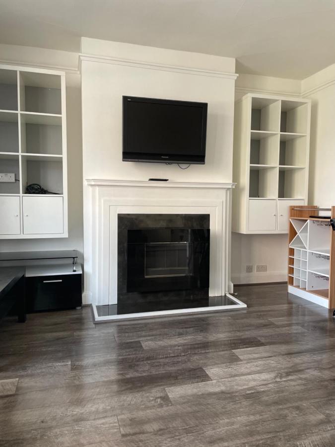 Bright And Spacious 2 Bedroom Apartment Sutton  Exterior foto